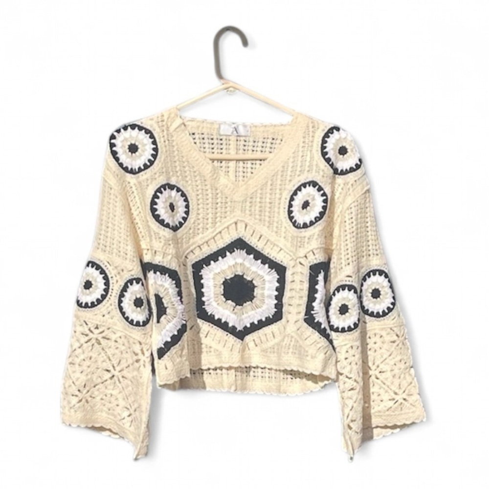 Crochet Blouse with belled sleeves Vintage Inspired - Picture 2 of 8